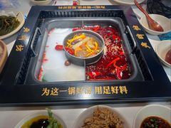 -老牌坊云南鱼豆花火锅(哈西万达店)
