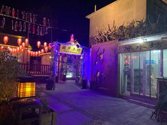 -百里峡七彩艺术小镇