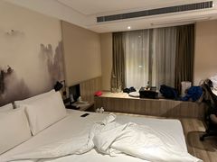-长沙省政府地铁站亚朵酒店