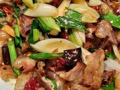 蒜苗炒腊肉-志晖园圆子鸡·辣子鸡(阳光店)