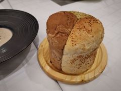 三色面包配黄油-花园饭店-西餐厅