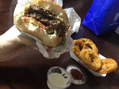 -The Habit Burger Grill 哈比特汉堡(爱琴海店)