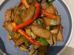 腊八蒜炒杏鲍菇-新加坡瑞珍•海河观景餐厅