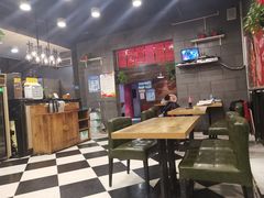 大堂-愉肴麻辣香锅(中山路店)
