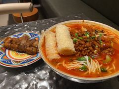 -粉八·云南米线·建水烧烤(常熟路店)