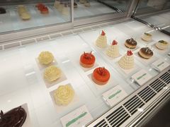 -潮一不贰·法式甜品·生日蛋糕·西式简餐(外滩店)