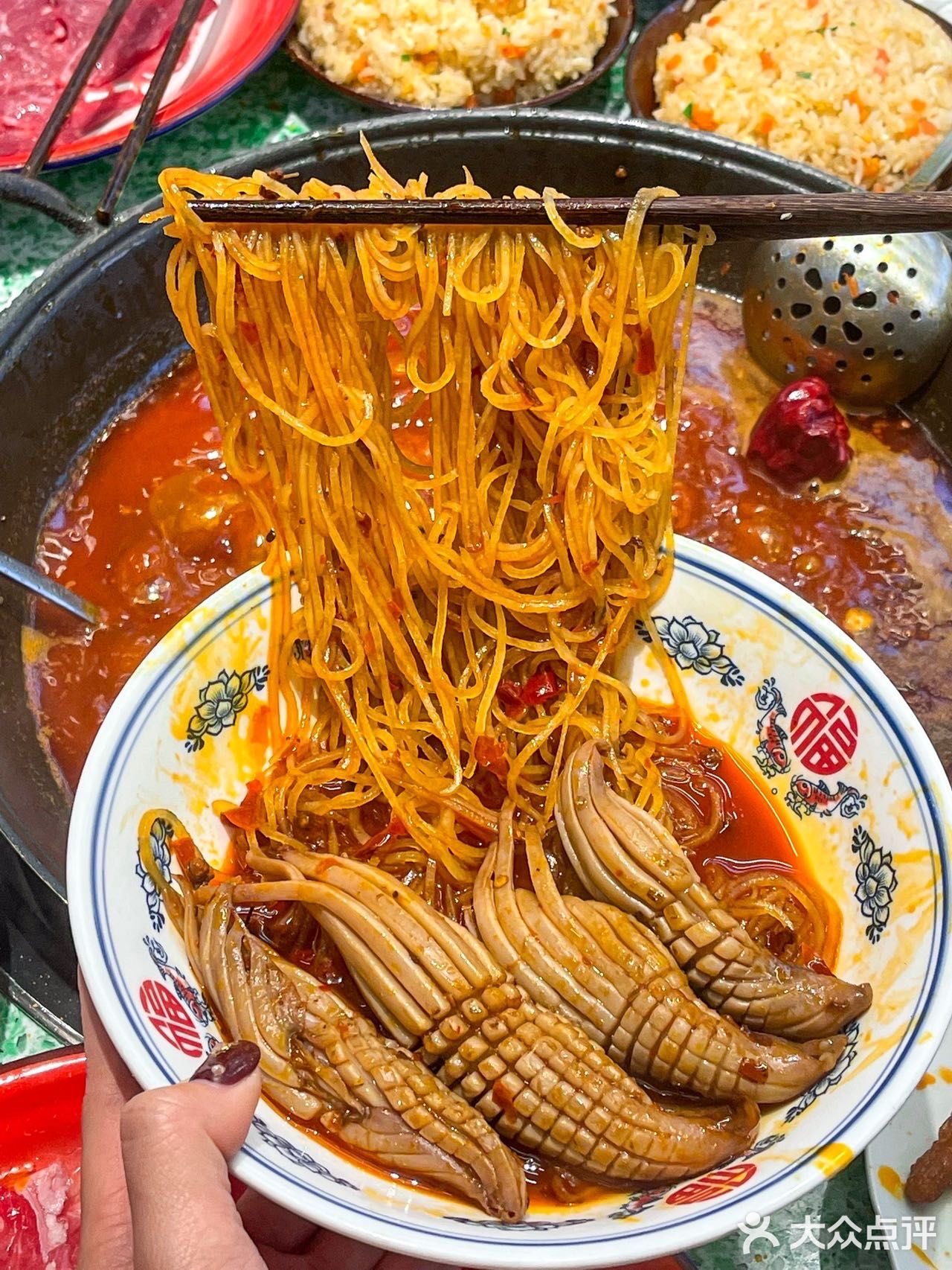 别说了…在广州！正宗的火锅店🌶️排队也要吃