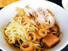 -松树干拌面店