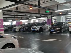 -虹桥火车站-停车场