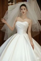 -Lady  Jane高端婚纱礼服馆