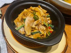-石梅湾威斯汀度假酒店-品味餐厅·川湘菜·海鲜风味火锅·手工面食·万州烤鱼·口味牛蛙·小龙虾