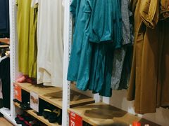 -优衣库(广州番禺万达广场店)