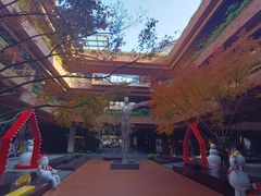 -瑞虹新天地月亮湾