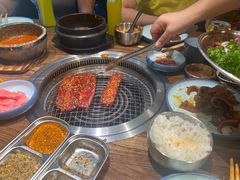 -明洞阿姨·韩式酱蟹烤肉·创意料理(三元桥店)