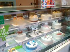 面包甜点陈列柜-绿姿鲜奶烘焙(临城店)