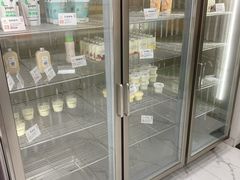 面包甜点陈列柜-白色日记·手作酸奶(麦凯乐店)