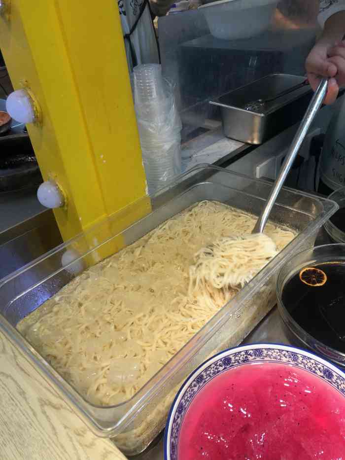 冯黎黎米凉虾-"[圆图钉]地理位置:观音桥星天广场3楼.