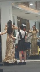 点击看大图 礼服师朱俊梅,在帮老婆挑衣服-唯一视觉婚纱摄影(李家村店)