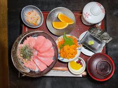 吞拿鱼大腩拼鱼蓉定食-定食Doraya(骆克道店)
