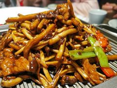 手撕茶树菇爽肉-泓历皇朝酒店(东亭店)