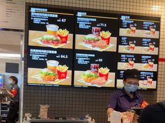 -麦当劳(深圳北站B2检票口楼上)