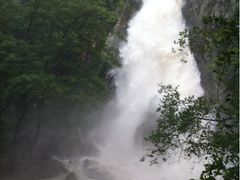 -百丈飞瀑