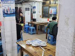-雄伟美食(高沙中街店)