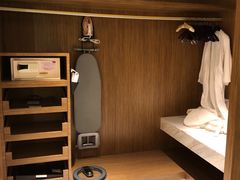 -上海滴水湖皇冠假日酒店