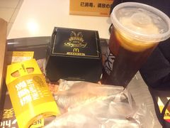 -麦当劳(汉口火车站候车室店)