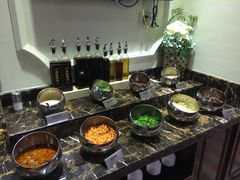 自助调料区-一哥澳门豆捞 · 十七年经典澳门火锅(四季天地店)