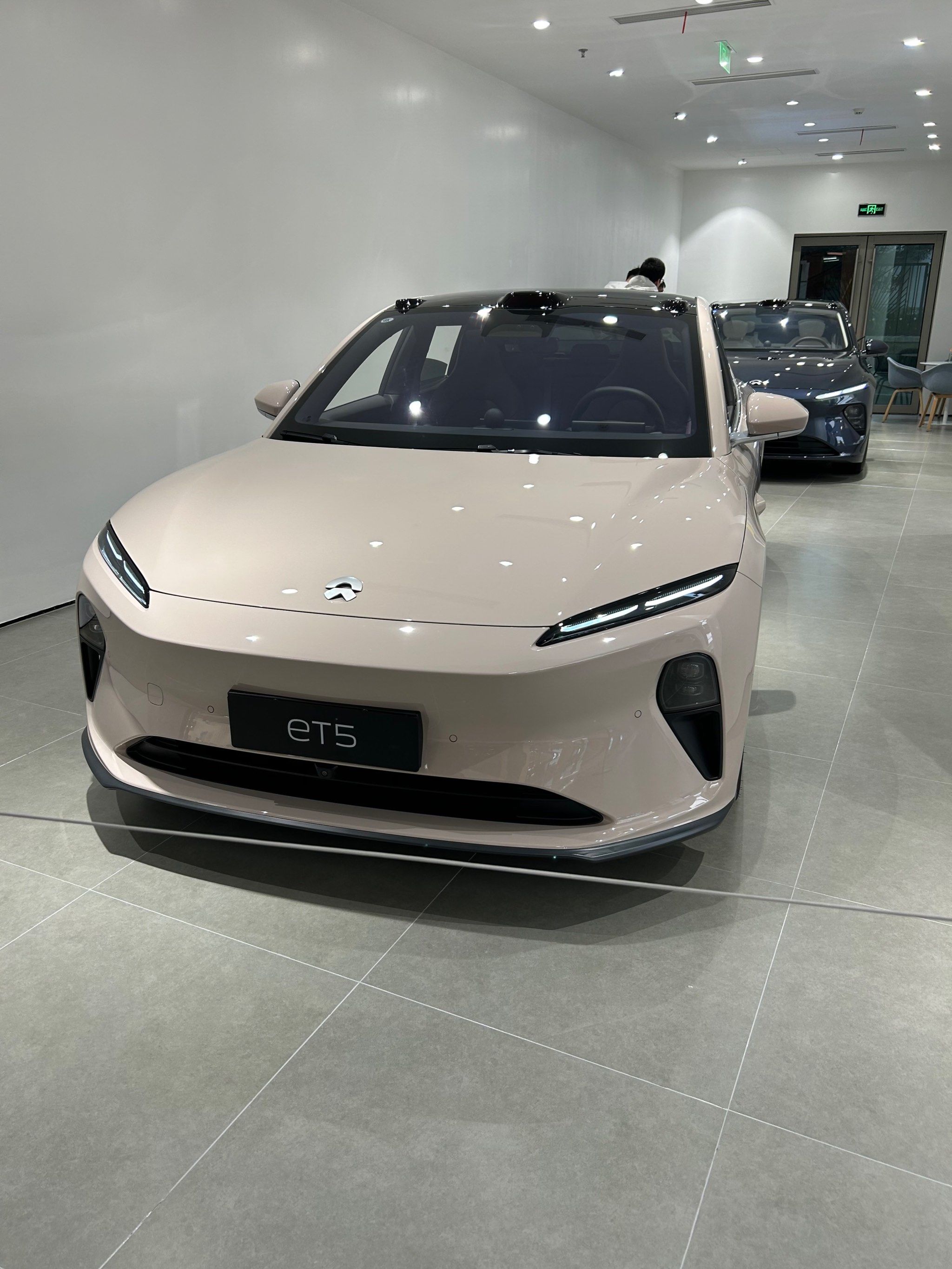 蔚来电车,未来趋势,无限换电