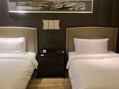 -天津京基皇冠假日酒店