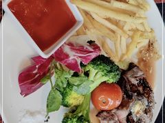 -WOLFGANG PUCK KITCHEN & BAR(迪士尼小镇店)