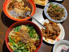 -爆炸头阿姨小四川正宗川味小吃(无任何分店)