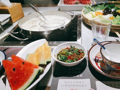 -尚尚仙·酸汤猪手·猪肚鸡火锅(华联万柳购物中心店)