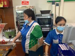 -全家便利店(沪太路三店)