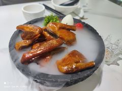 招牌玻璃乳鸽-3号仓库·创意中国菜(新世界城店)