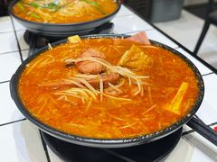 -肥汁米蘭香港米线(长宁来福士店)