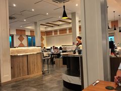 -Chom Cafe and Restaurant