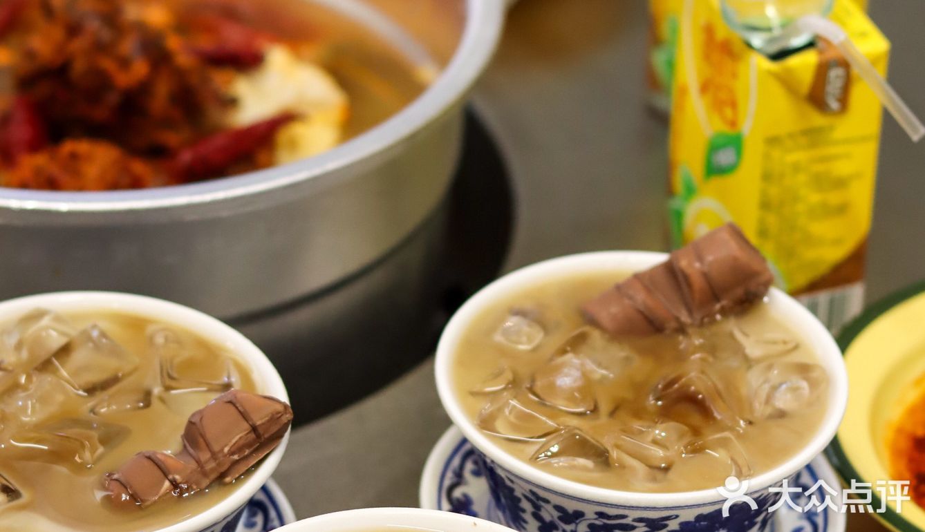 三亚首家牛油麻辣烫‼️是成都的市井味道