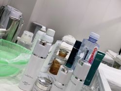 -苗方清颜专业祛痘·皮肤管理