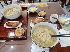 -百年老字号·观振兴蟹黄面·三虾面·苏式面(观前街富仁坊巷店)