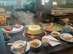 -得意咚瓜·顺德鱼生·冬瓜火锅(深圳首店)