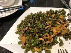 橄榄菜炒四季豆-鹿港小镇(金虹桥国际中心店)