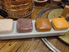 -苹果树下艺术餐厅(宋庄店)