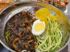 釜山炸酱面-玄希浪漫厨房·韩料烤肉(湖滨银泰in77店)