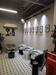 -老男孩男士理容馆·理发·烫染·修面