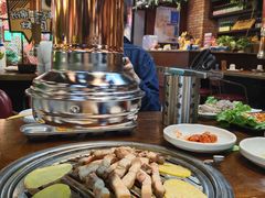 厚切五花肉-·缸桶屋·韩式牛肋条自助烤肉(西湖D11店)