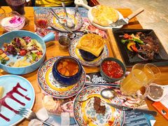 -米德维奇俄式西餐厅(西六道街店)