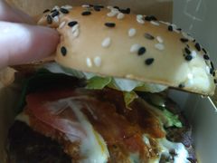 安格斯厚牛芝士堡-麦当劳(杭州庆春路店)